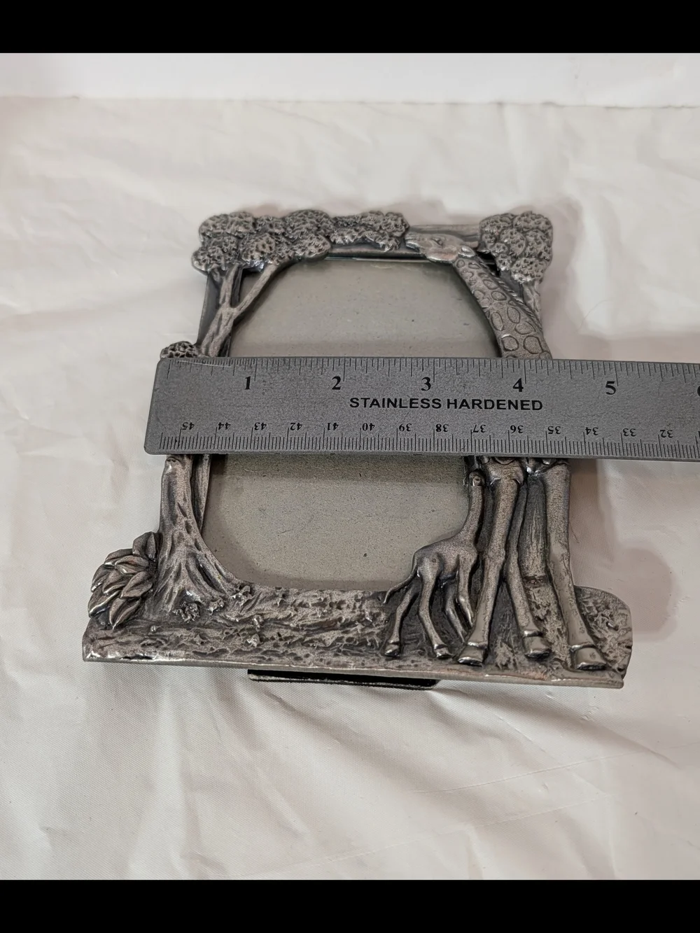 Pewter Giraffe w/baby & Tree Sculpted 4x6 Photo Frame